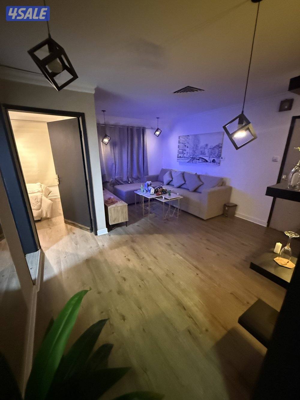 يوجد لدينا شقق الايجار غرفه وصاله  ومطبخ وحمام خلو وفاضي الاستلام فوري1