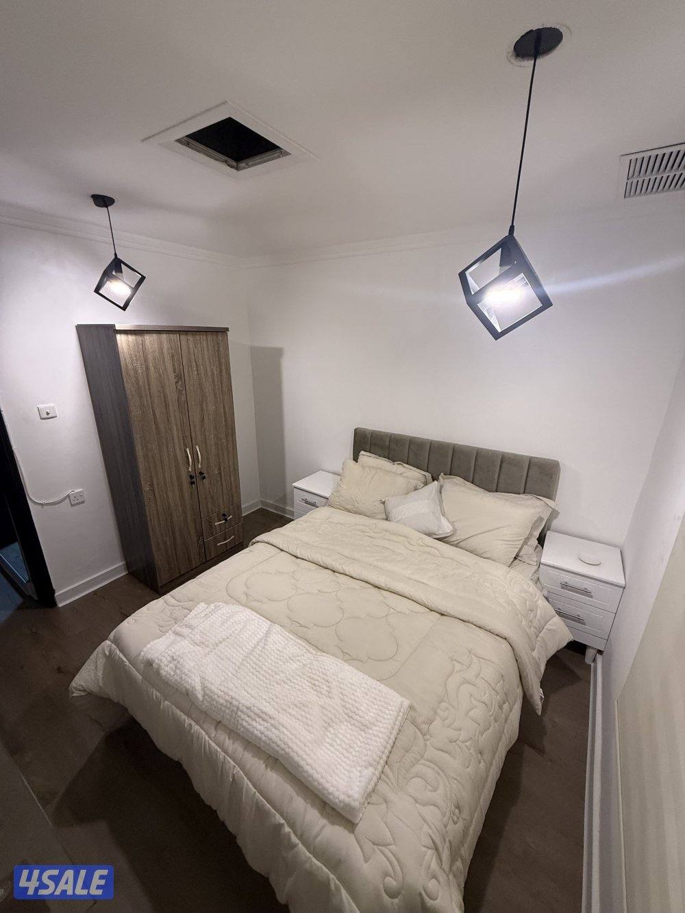 يوجد لدينا شقق الايجار غرفه وصاله  ومطبخ وحمام خلو وفاضي الاستلام فوري5