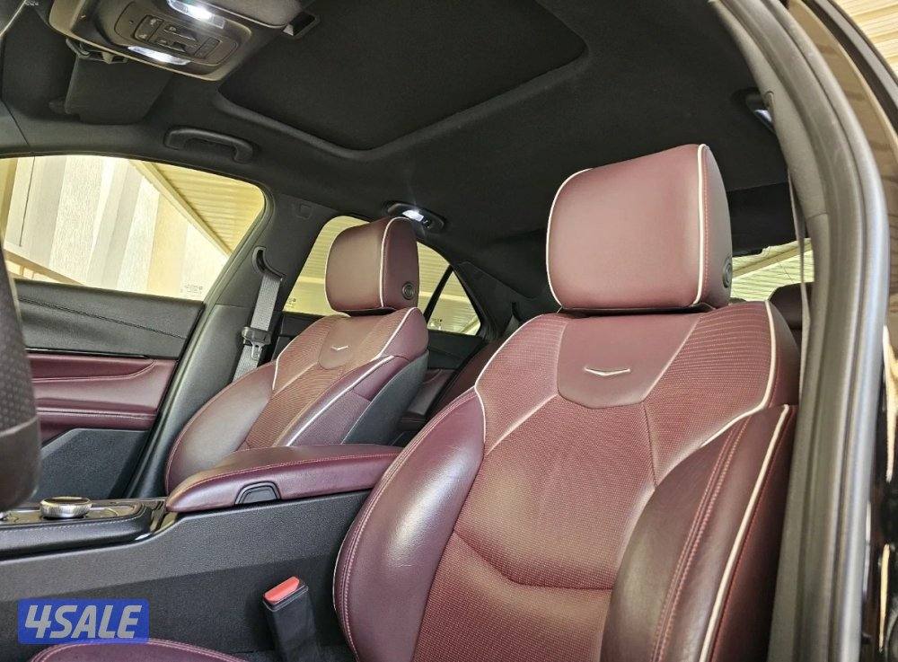 2020 Cadillac CT4-V Low Mileage / Under Warranty8