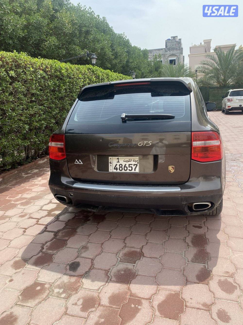 للبيع كايين موديل ٢٠١٠2