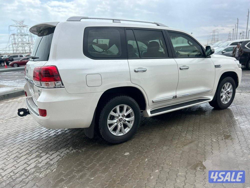 تويوتا لاند كروزر GX.R-V6 موديل 2021 ماشى 43.000 k.m وارد الساير .3
