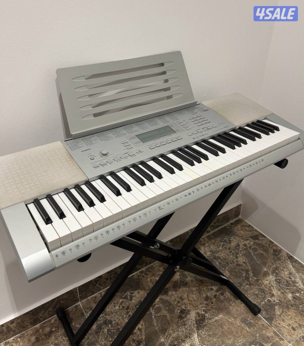 بيانو كاسيو مع مايك و ستاند في حاله ممتازه2