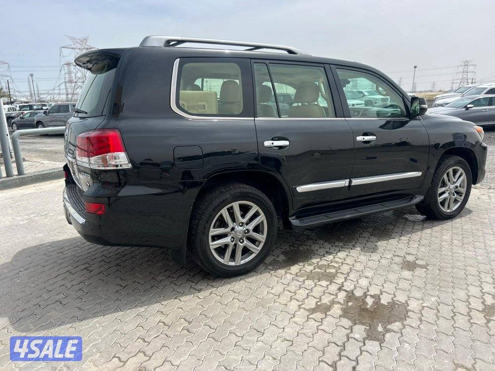 لكزس LX570 درجة ثانيه  موديل 2012 ماشى 372.000 k.m  وارد الساير3