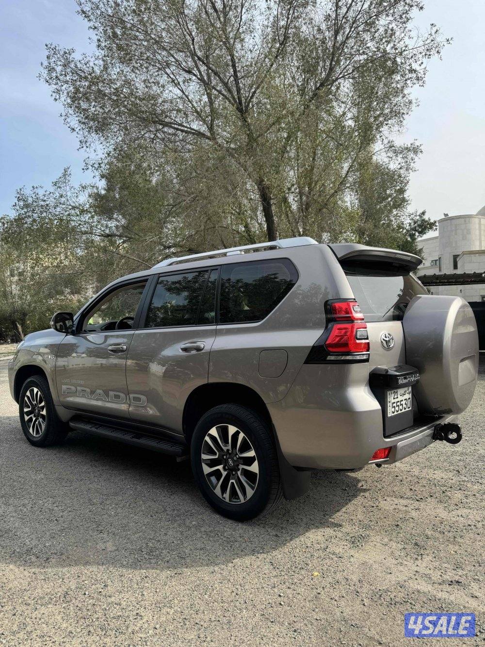 للبيع برادو TXL 2022 الدرجة الاولى صبغ الوكالة عداد 44 الف3