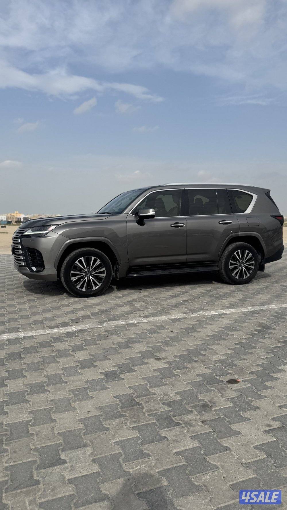 للبيع لكزس Lx600 الدرجة الثانية صبغ الوكالة تحت الكفالة1