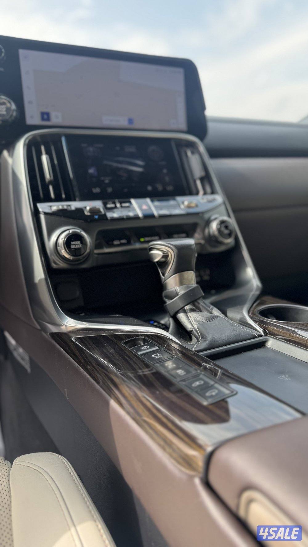 للبيع لكزس Lx600 الدرجة الثانية صبغ الوكالة تحت الكفالة6