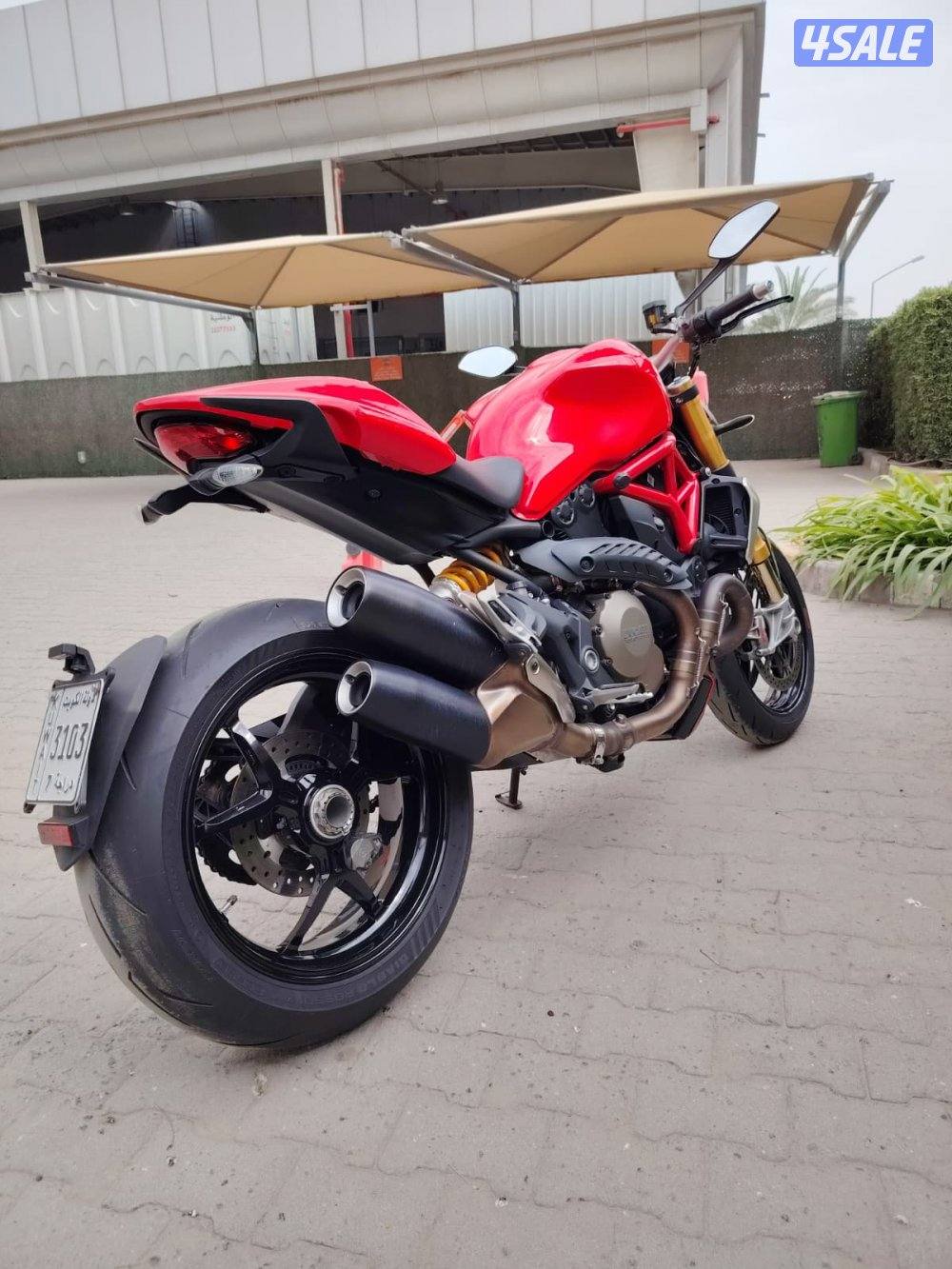 2015 Ducati Monster 12002