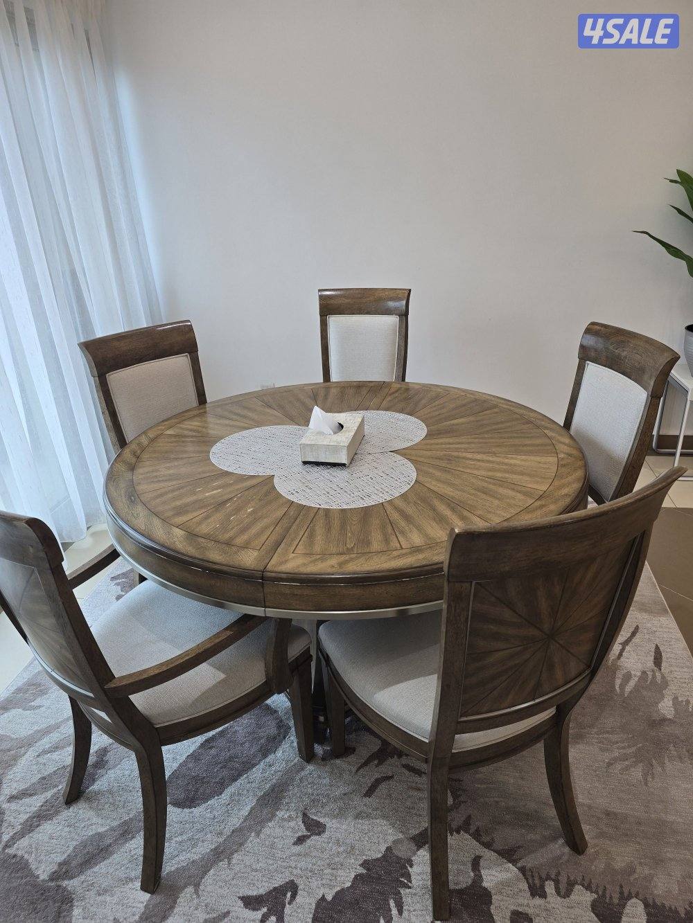 طاولة طعام من اشلي1