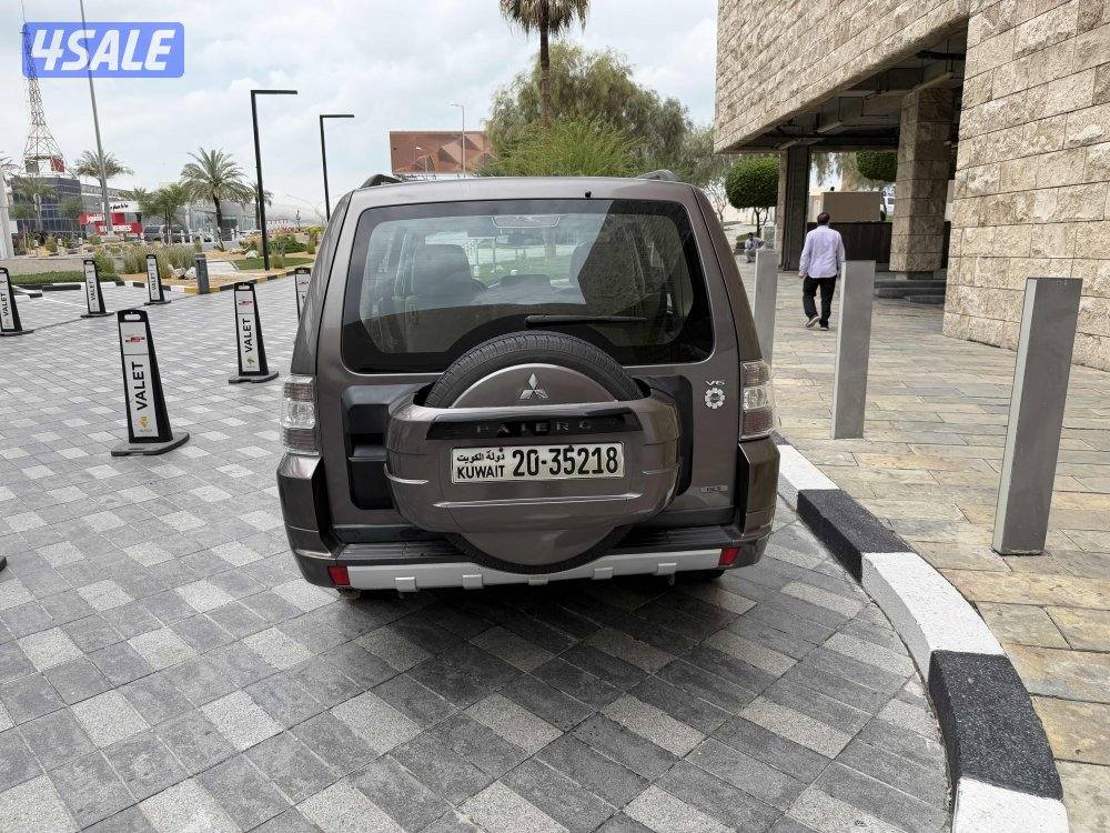 للبيع باجيرو موديل 2014 بحالة الوكالة4