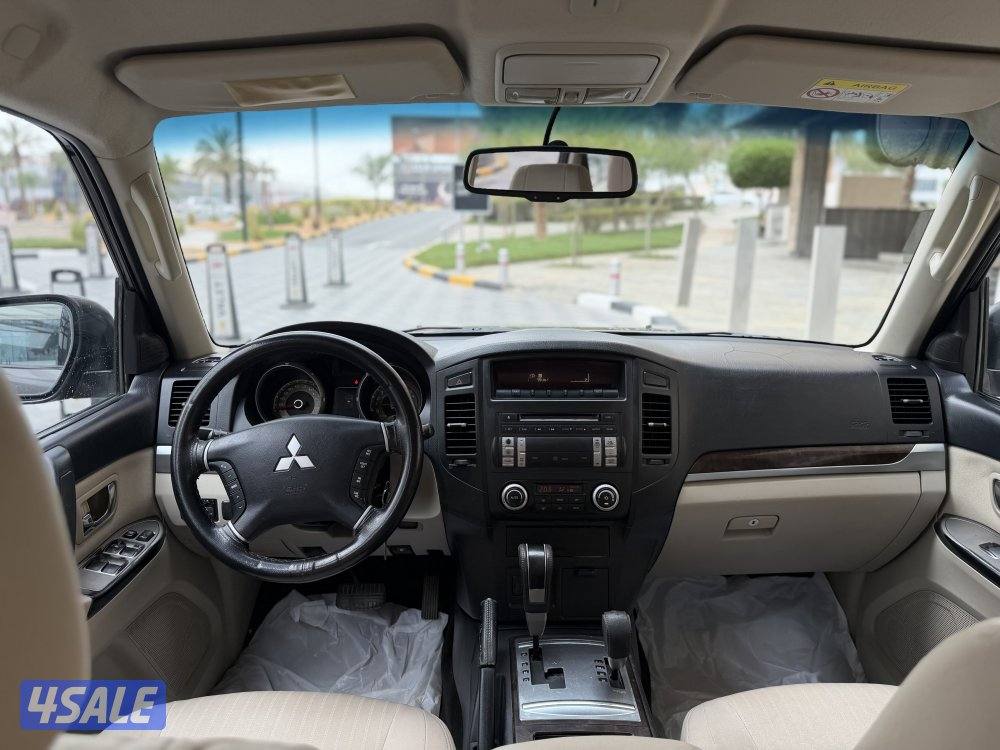 للبيع باجيرو موديل 2014 بحالة الوكالة7