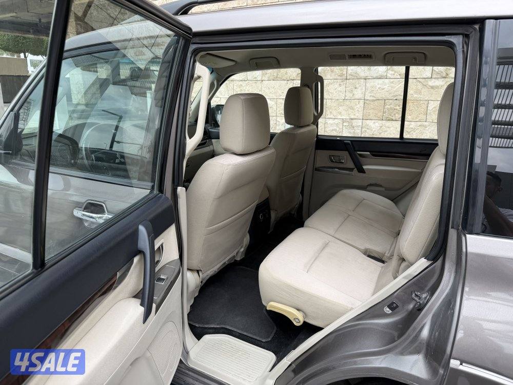 للبيع باجيرو موديل 2014 بحالة الوكالة8