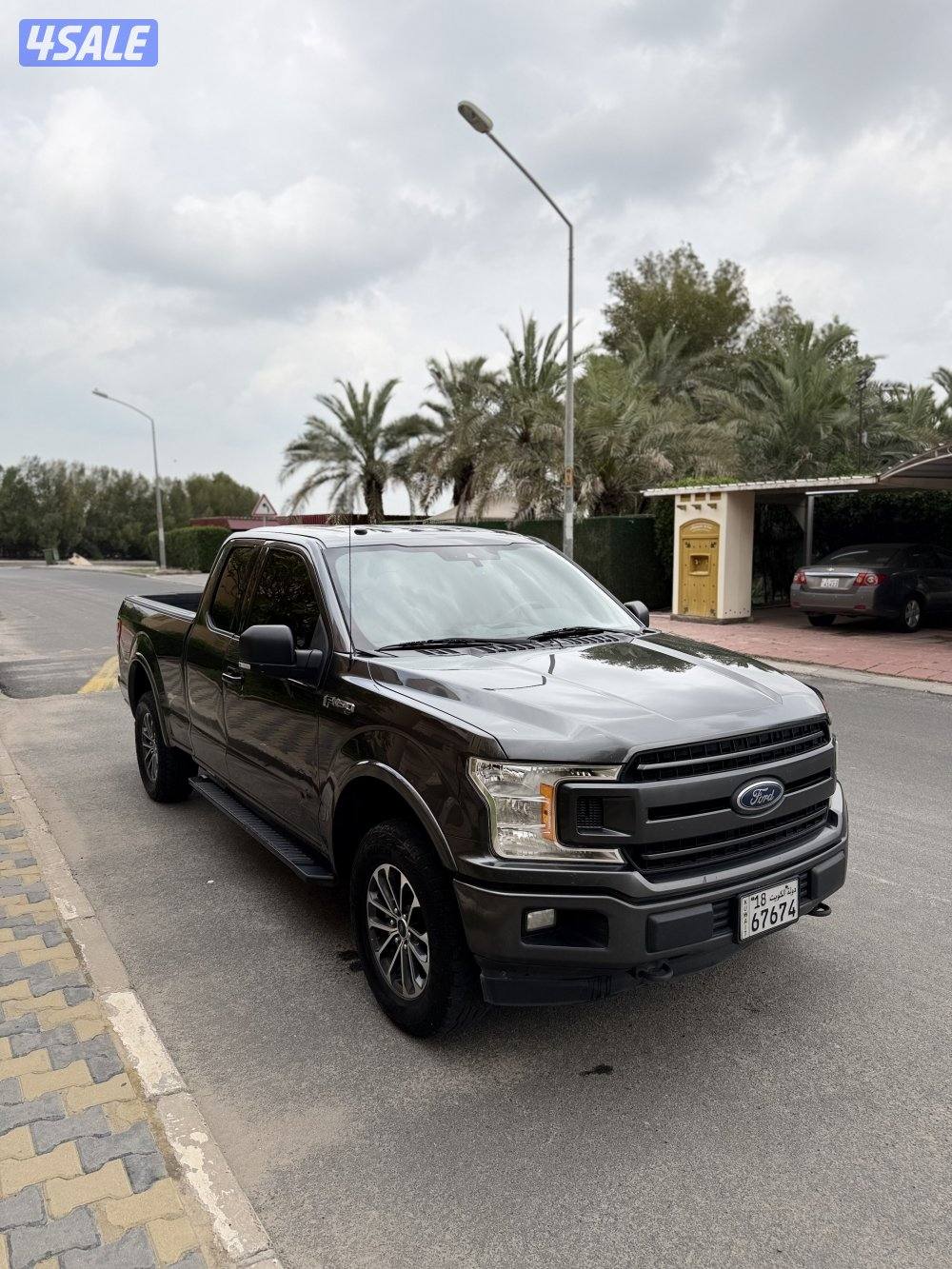 للبيع وانيت F150 شرط الفحص بل كامل3