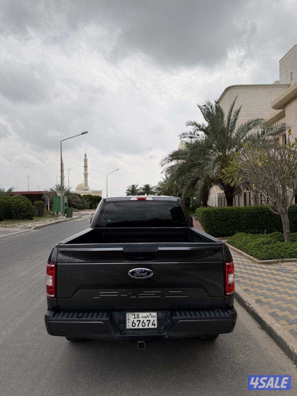 للبيع وانيت F150 شرط الفحص بل كامل6
