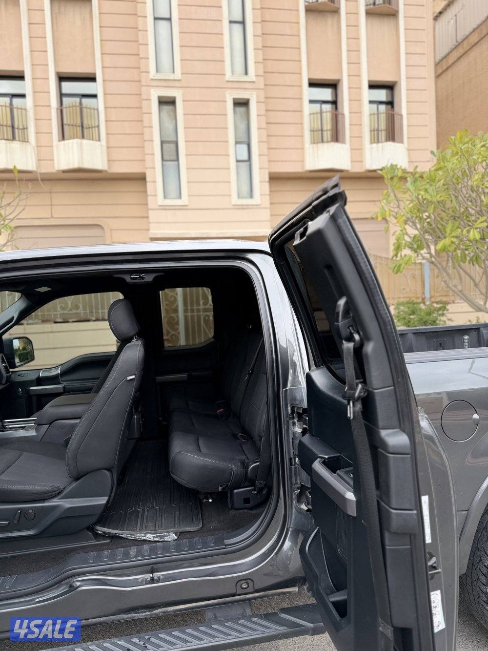 للبيع وانيت F150 شرط الفحص بل كامل10