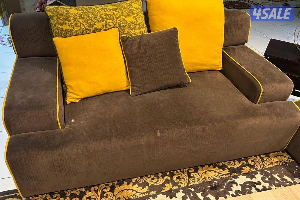 Multiple furniture pieces in food condition9