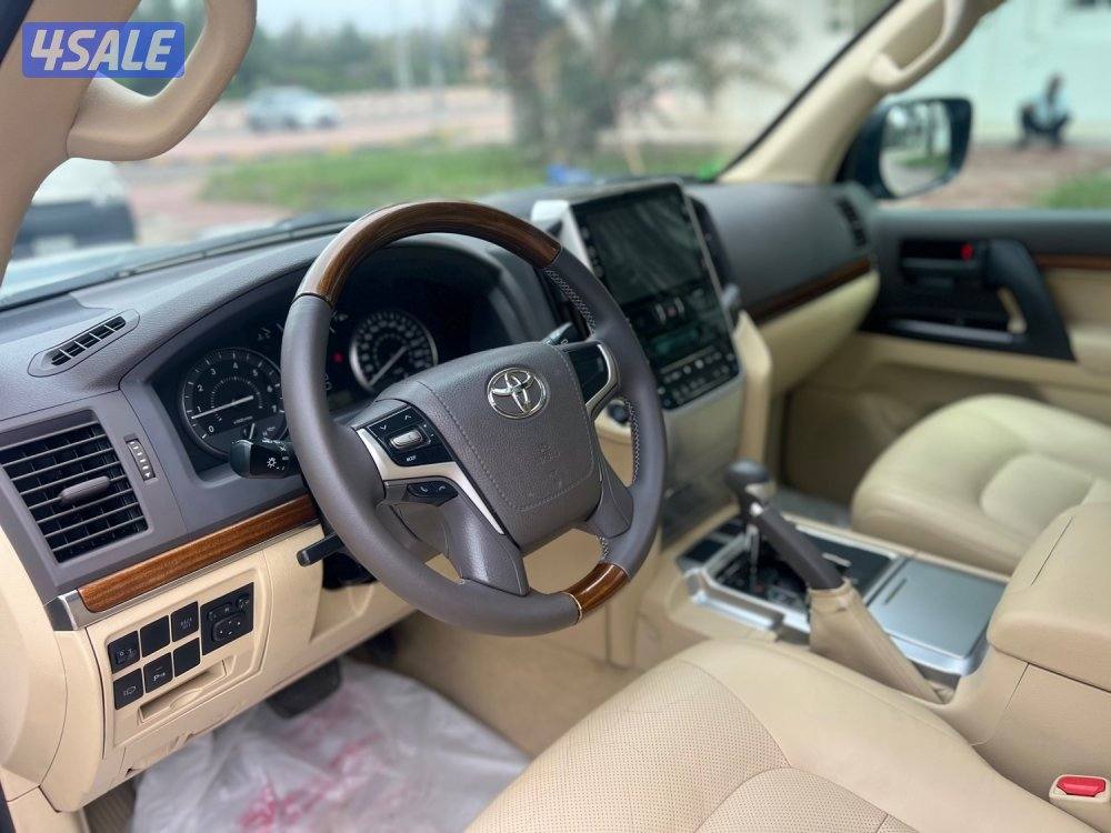 لاندكروز موديل ٢٠١٦ الساير ماشي ١٠٤ سرفيس منتظم صبغ وكاله عدا قطعه10