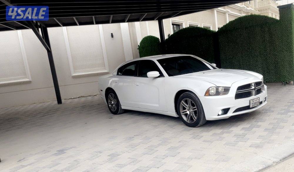 للبيع دوج شارجر قمه بالنظافه0