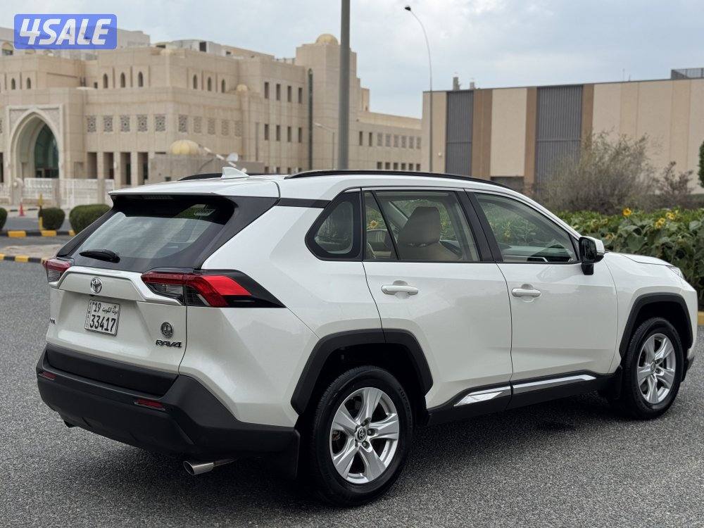 تويوتا RV4 موديل 2020 بحاله الوكاله وشرط الفحص3
