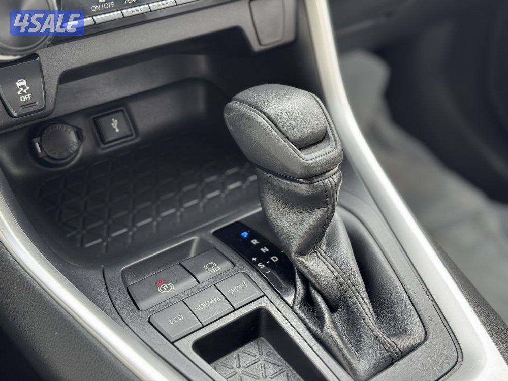 تويوتا RV4 موديل 2020 بحاله الوكاله وشرط الفحص12