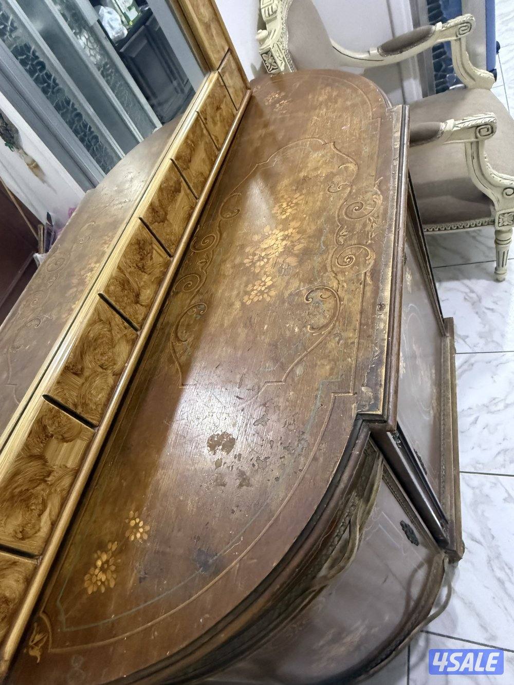 طاولة مدخل بيت إيطالية برسومات طراز أثري، من القرن العشرين. لاعلى سعر1