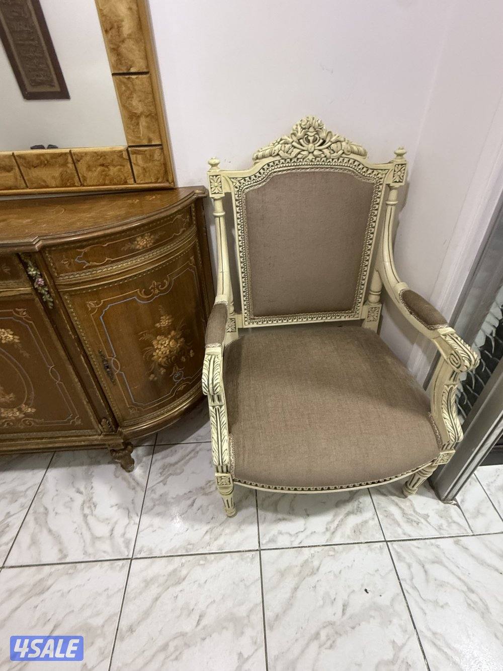 طاولة مدخل بيت إيطالية برسومات طراز أثري، من القرن العشرين. لاعلى سعر2