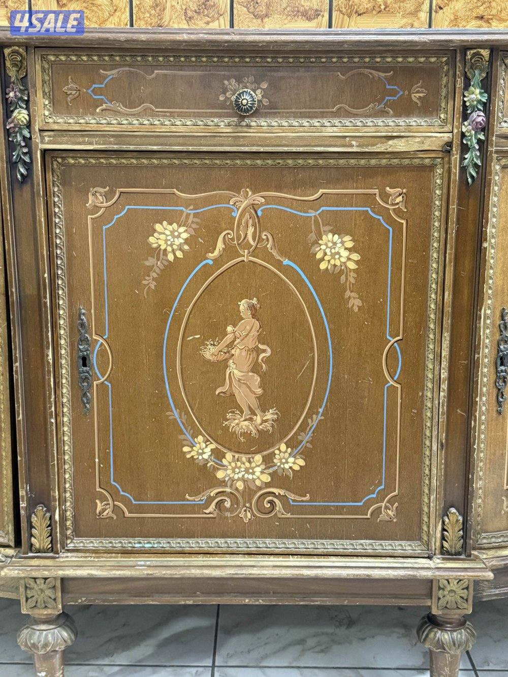 طاولة مدخل بيت إيطالية برسومات طراز أثري، من القرن العشرين. لاعلى سعر3