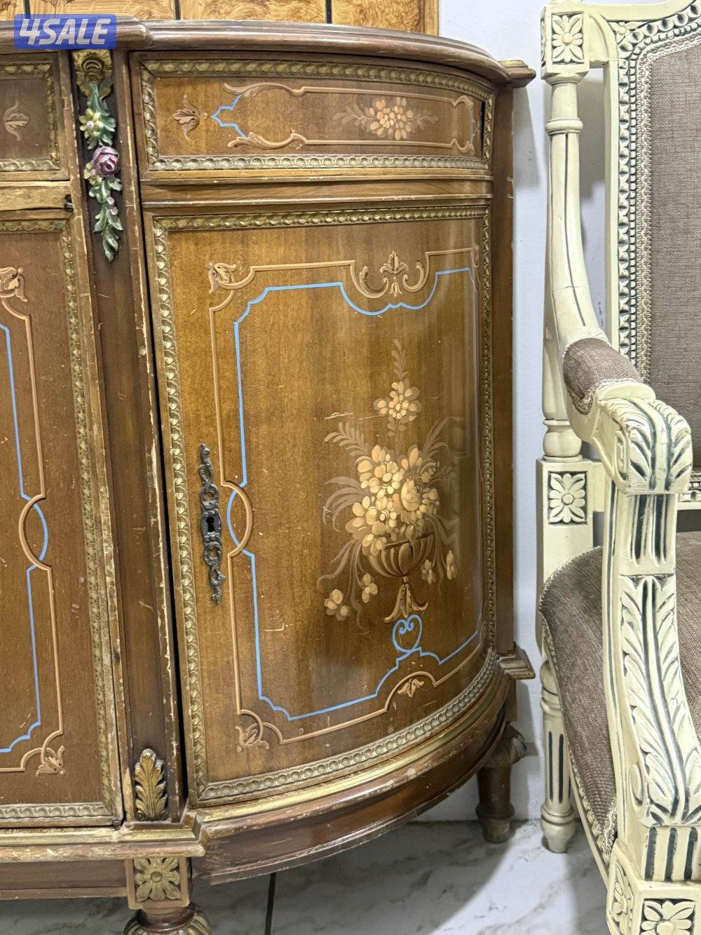 طاولة مدخل بيت إيطالية برسومات طراز أثري، من القرن العشرين. لاعلى سعر5