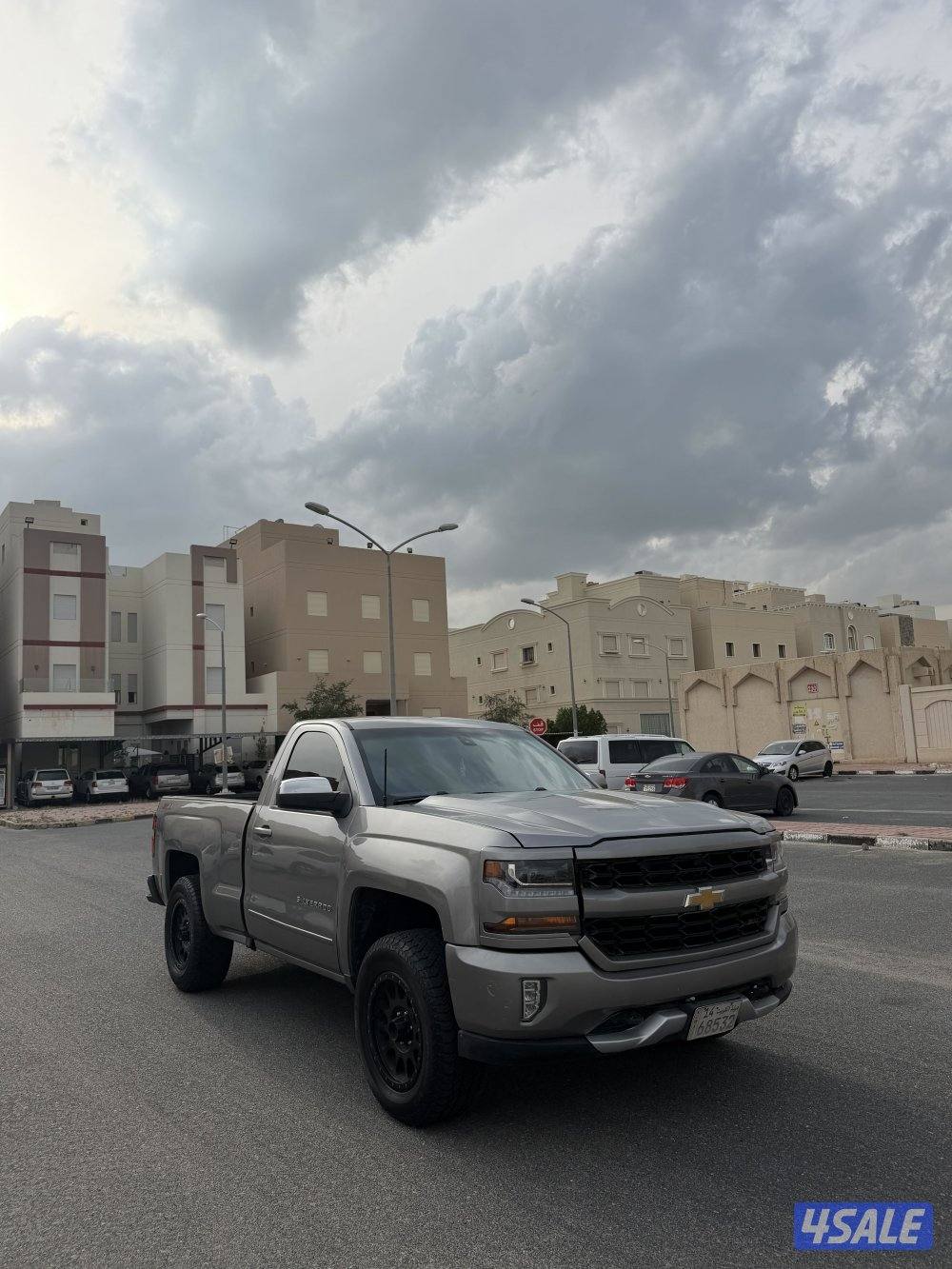 سلفرادو Z71 2016 اعلى مواصفات بالوكالة وارد الغانم دبل قير شرط الفحص0