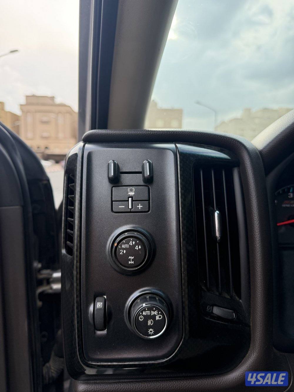 سلفرادو Z71 2016 اعلى مواصفات بالوكالة وارد الغانم دبل قير شرط الفحص7