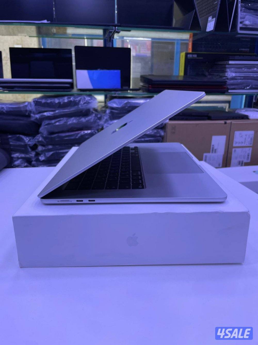 للبيع  Mac air m4 15-inch0