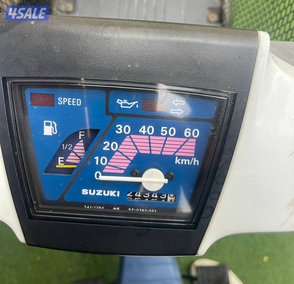 للبيع سوزوكي نظيف مو محتاج شي0