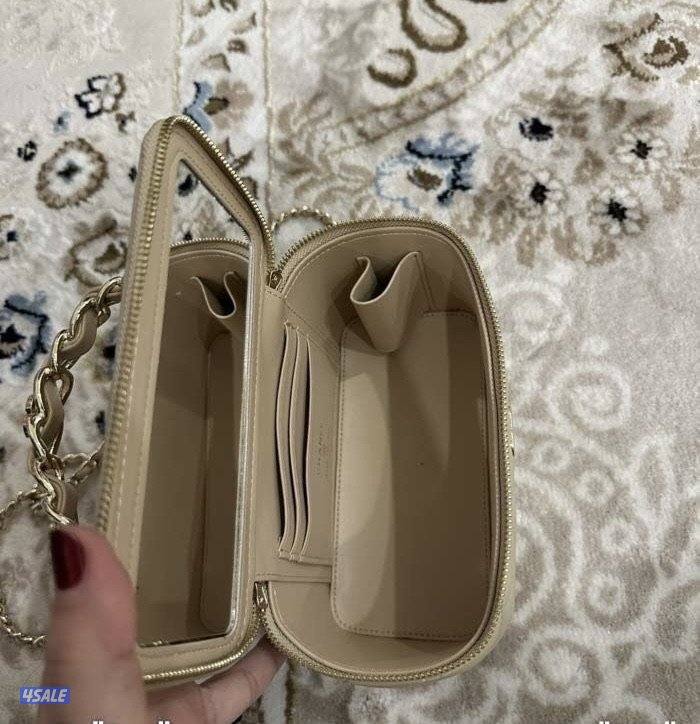 جنطه مكياج شانيل1