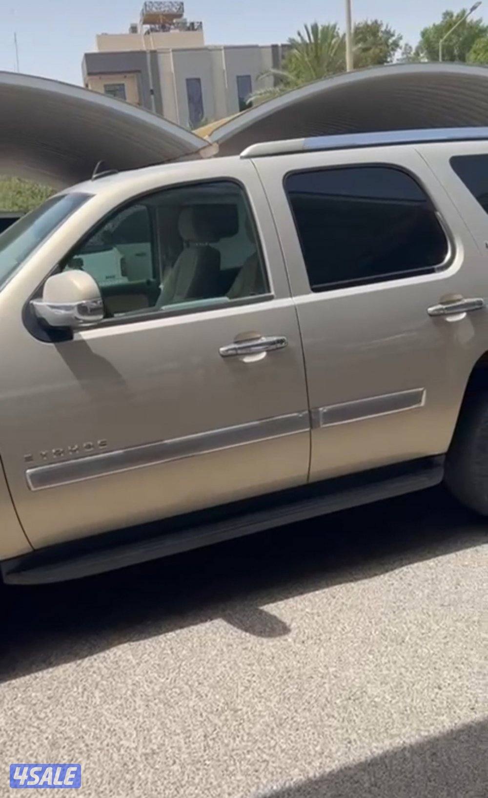 للبيع تاهو LTZ كامل المواصفات 2007 فتحة كشنات جلد ذهبي شرط الفحص7