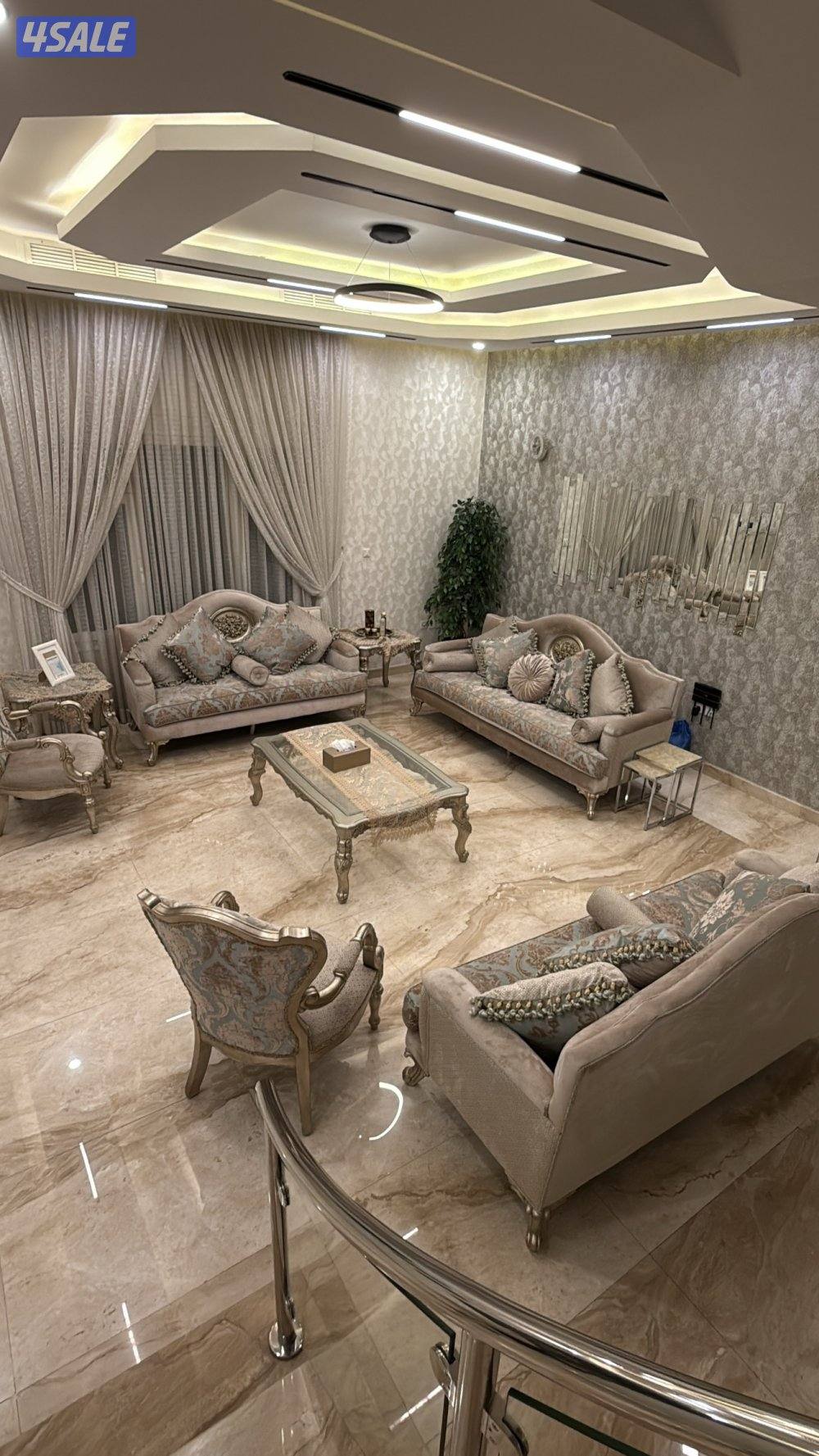 قعدة كلاسيك لون بيج في تيفاني0