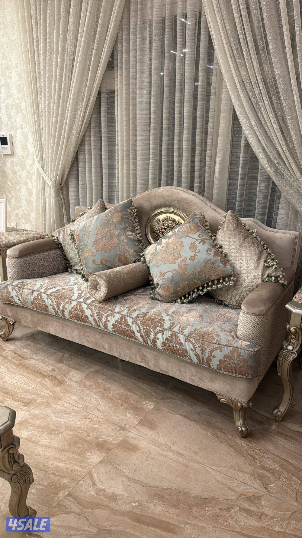 قعدة كلاسيك لون بيج في تيفاني1