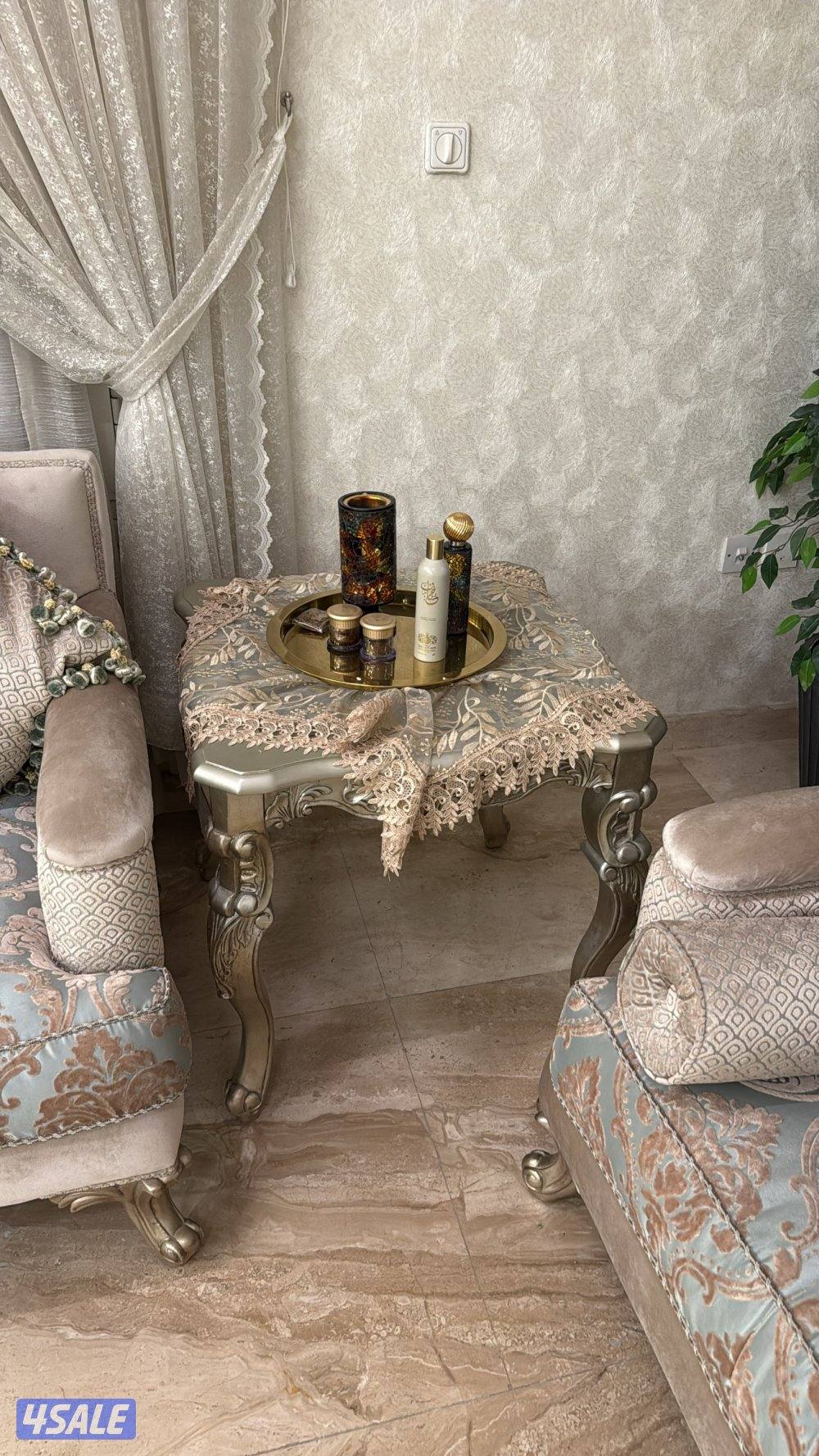 قعدة كلاسيك لون بيج في تيفاني4