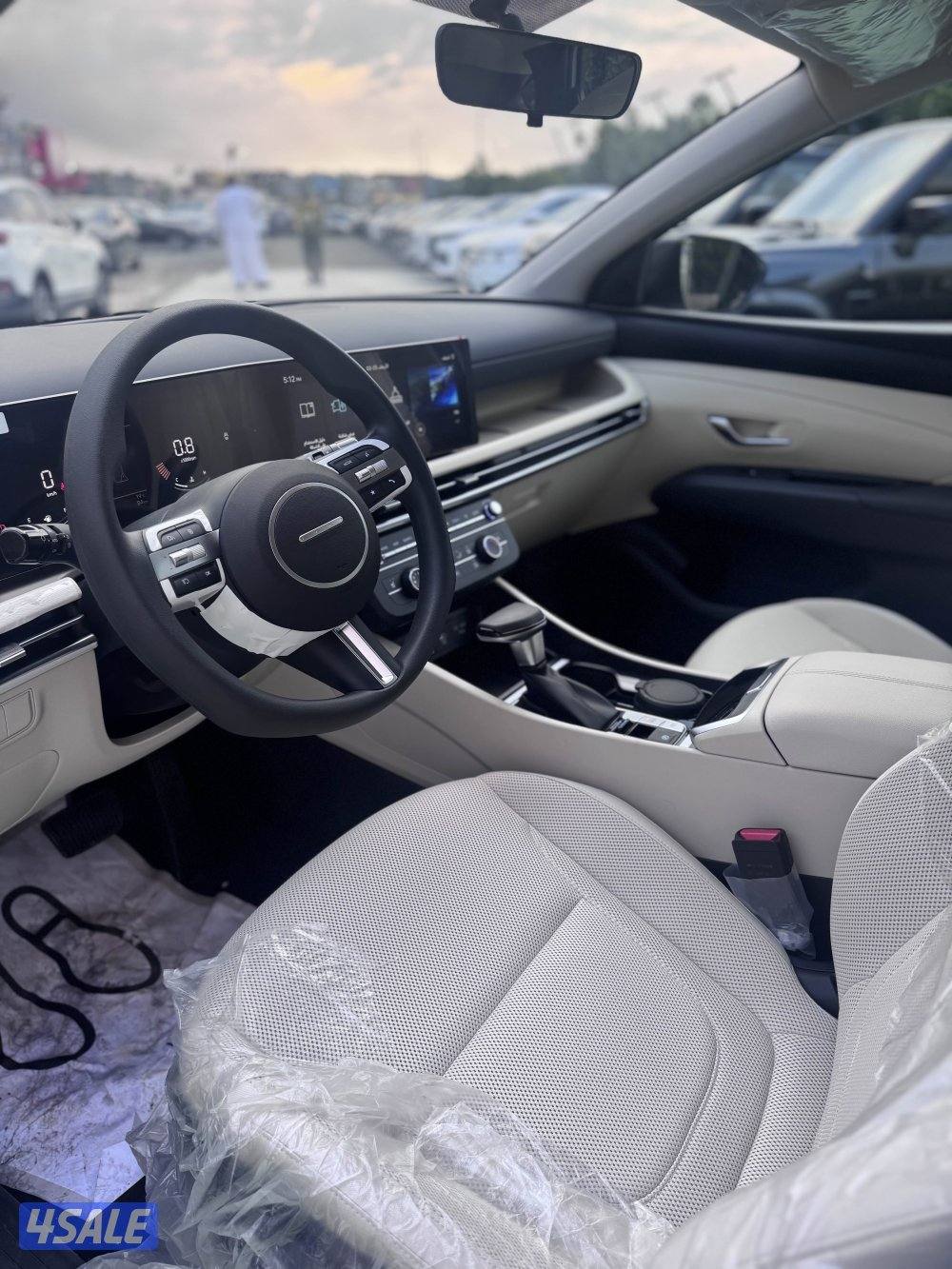 للبيع توسان 2025 اصفاااار كاش او بالاقساط8