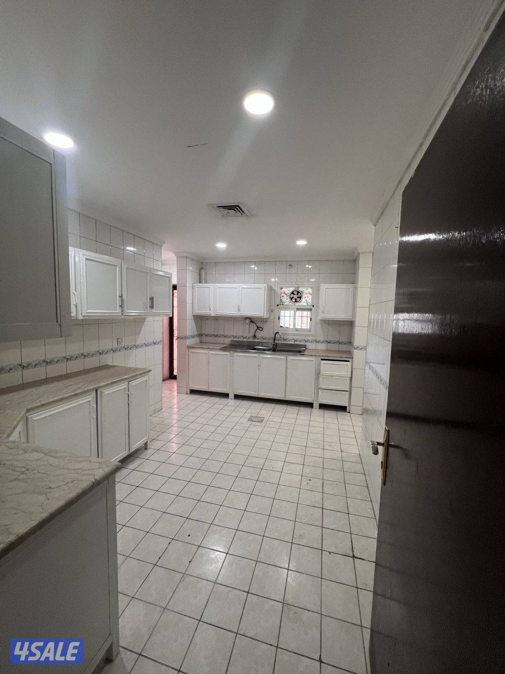 للإيجار شقة في عماير الصراف المنقف13