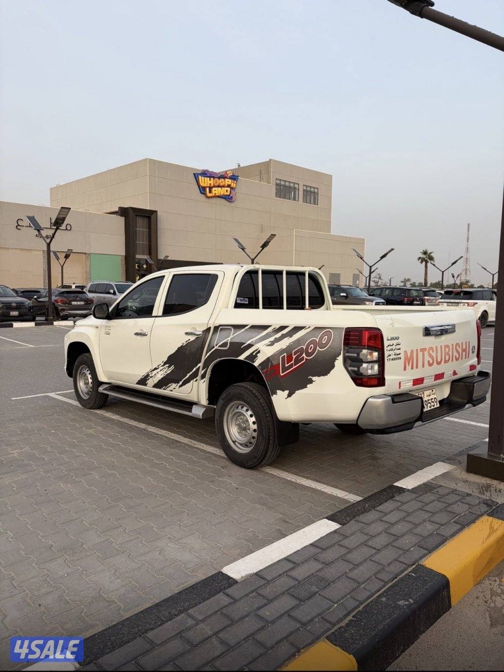 وانيت مستوبيشي  2020 ماش 90 الف بحاله الوكاله دبل جام كهرباء شرط الفحص0