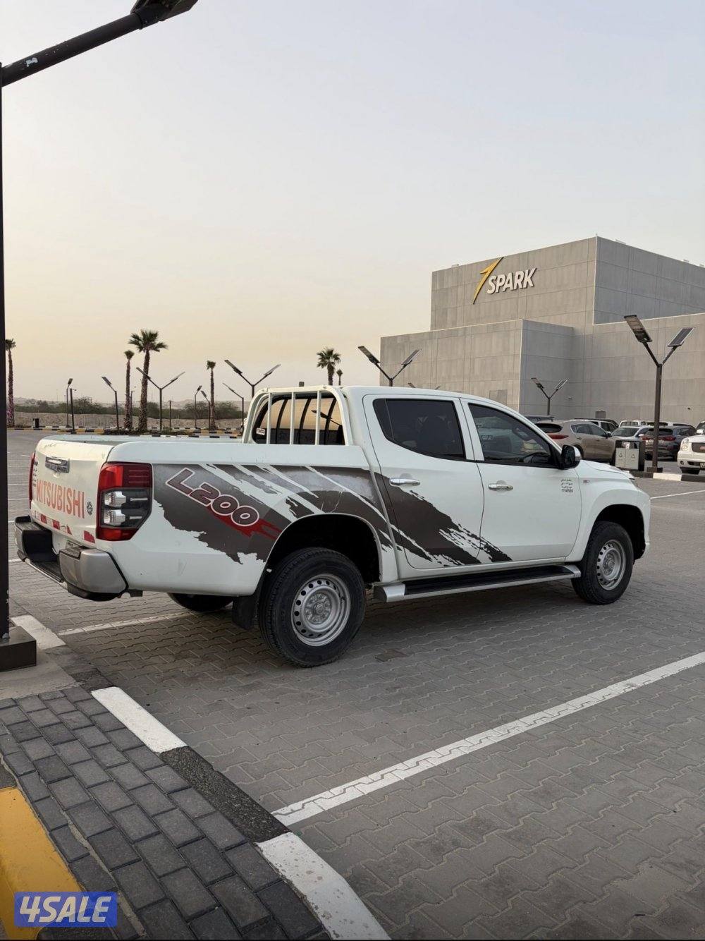 وانيت مستوبيشي  2020 ماش 90 الف بحاله الوكاله دبل جام كهرباء شرط الفحص1