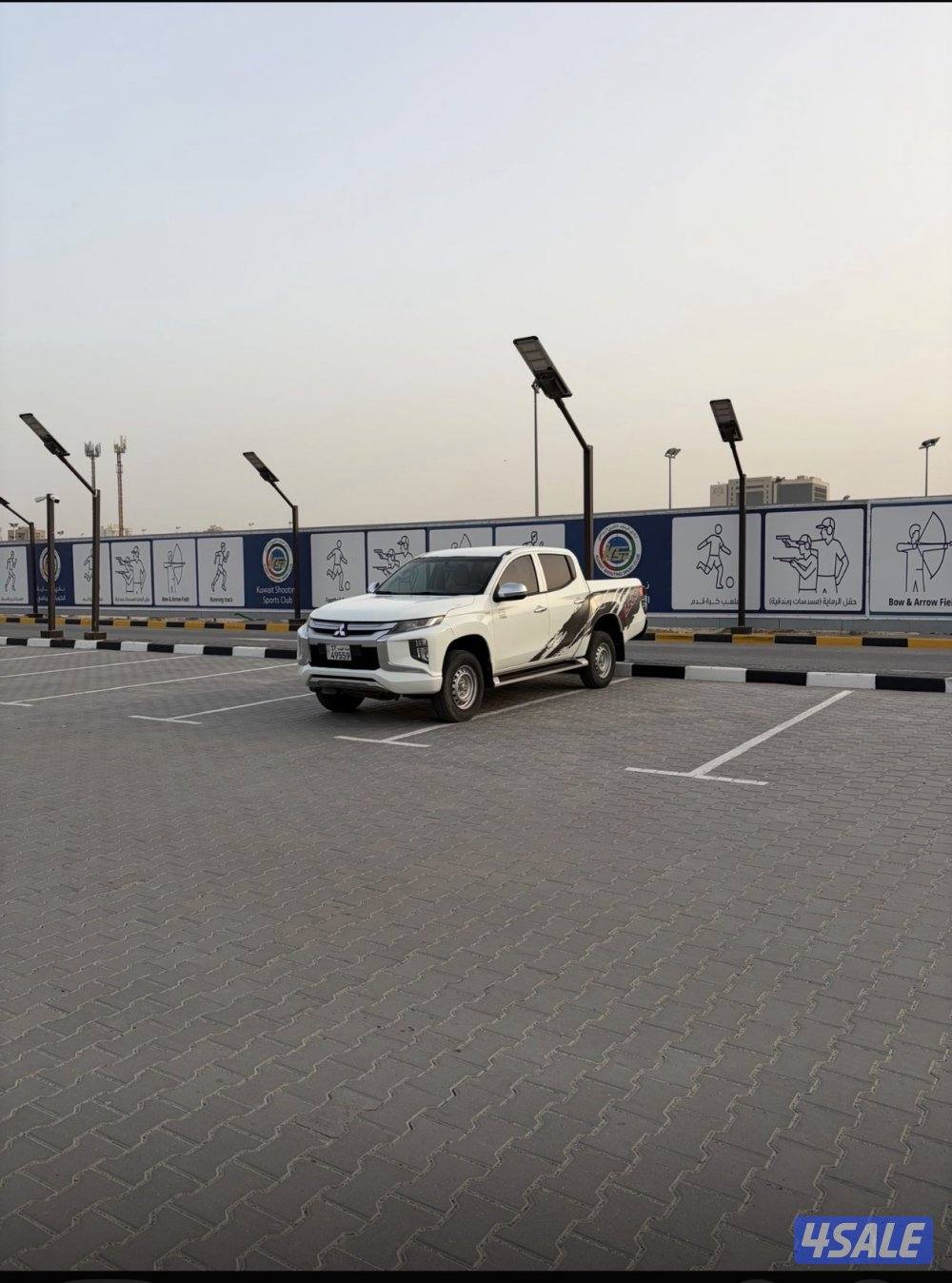 وانيت مستوبيشي  2020 ماش 90 الف بحاله الوكاله دبل جام كهرباء شرط الفحص3