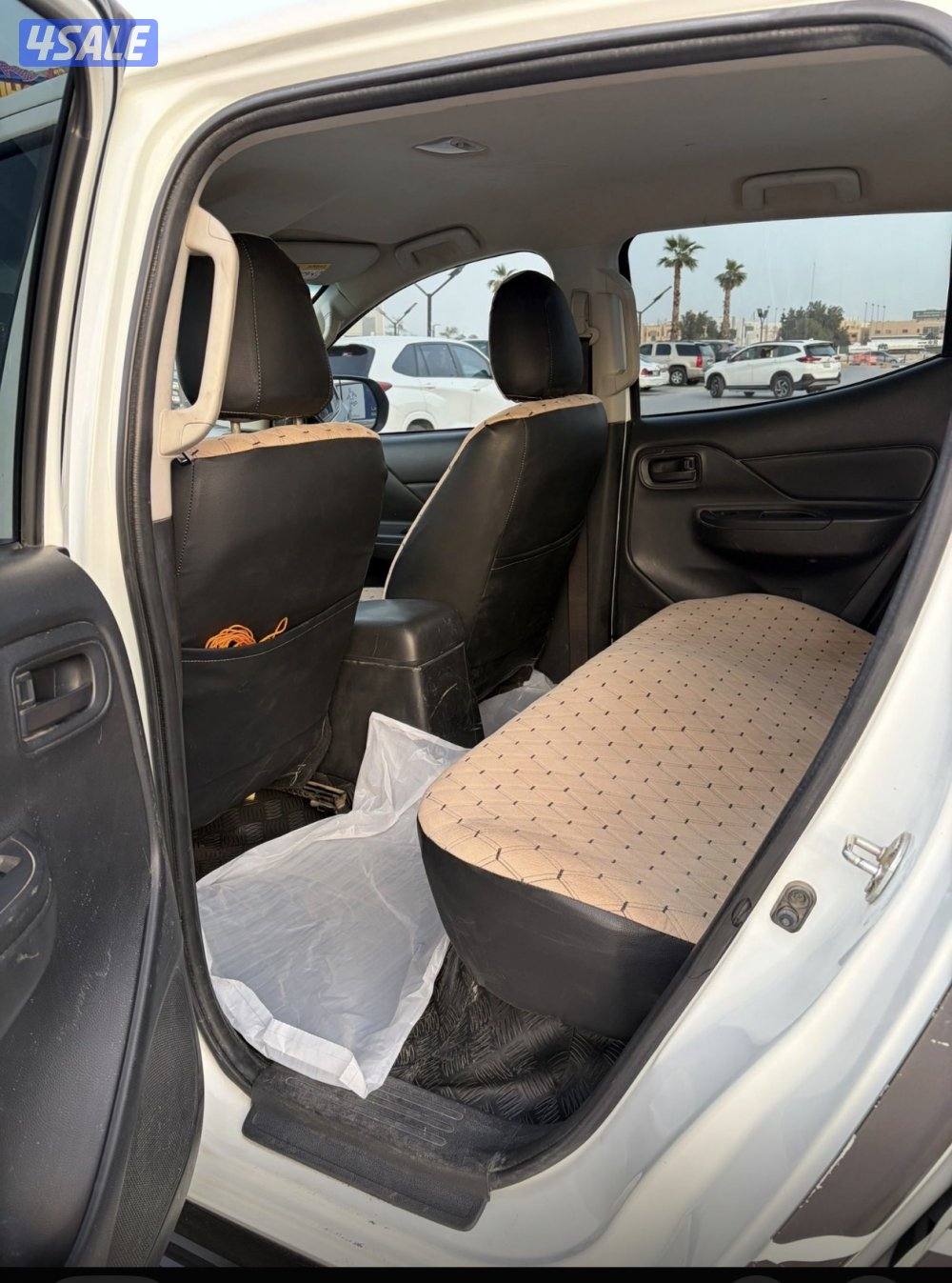 وانيت مستوبيشي  2020 ماش 90 الف بحاله الوكاله دبل جام كهرباء شرط الفحص5