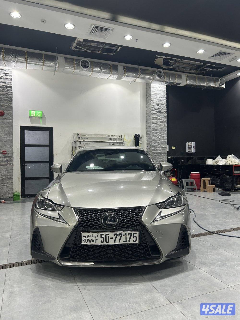 للبيع لكزس FSPORT بحالة وكالة1