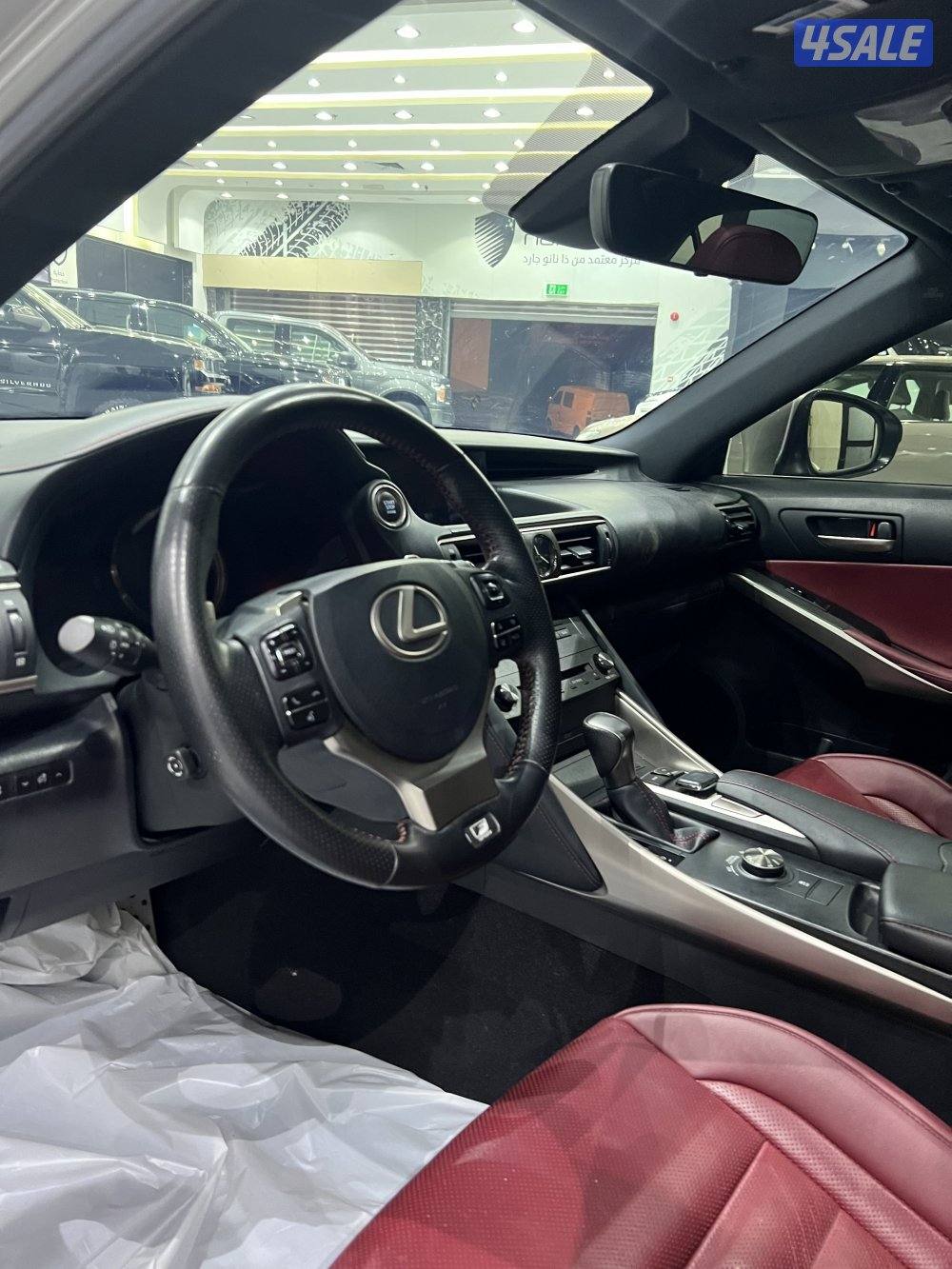 للبيع لكزس FSPORT بحالة وكالة4