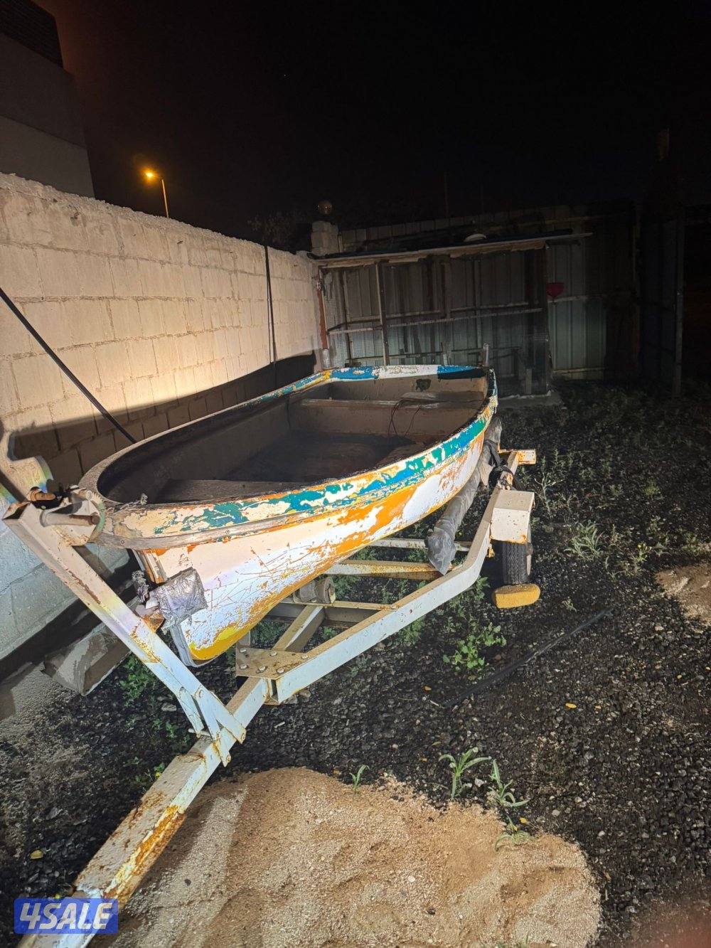 قرف ياماها 12 قدم معا مكينه ياماها 8حصان ملاحظه القرف معا العربانه1