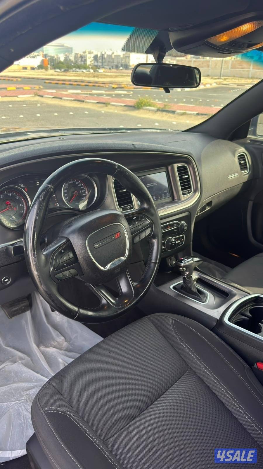 للبيع دوج تشارجر موديل 2019 العداد148000 كم شرط قير مكينه6