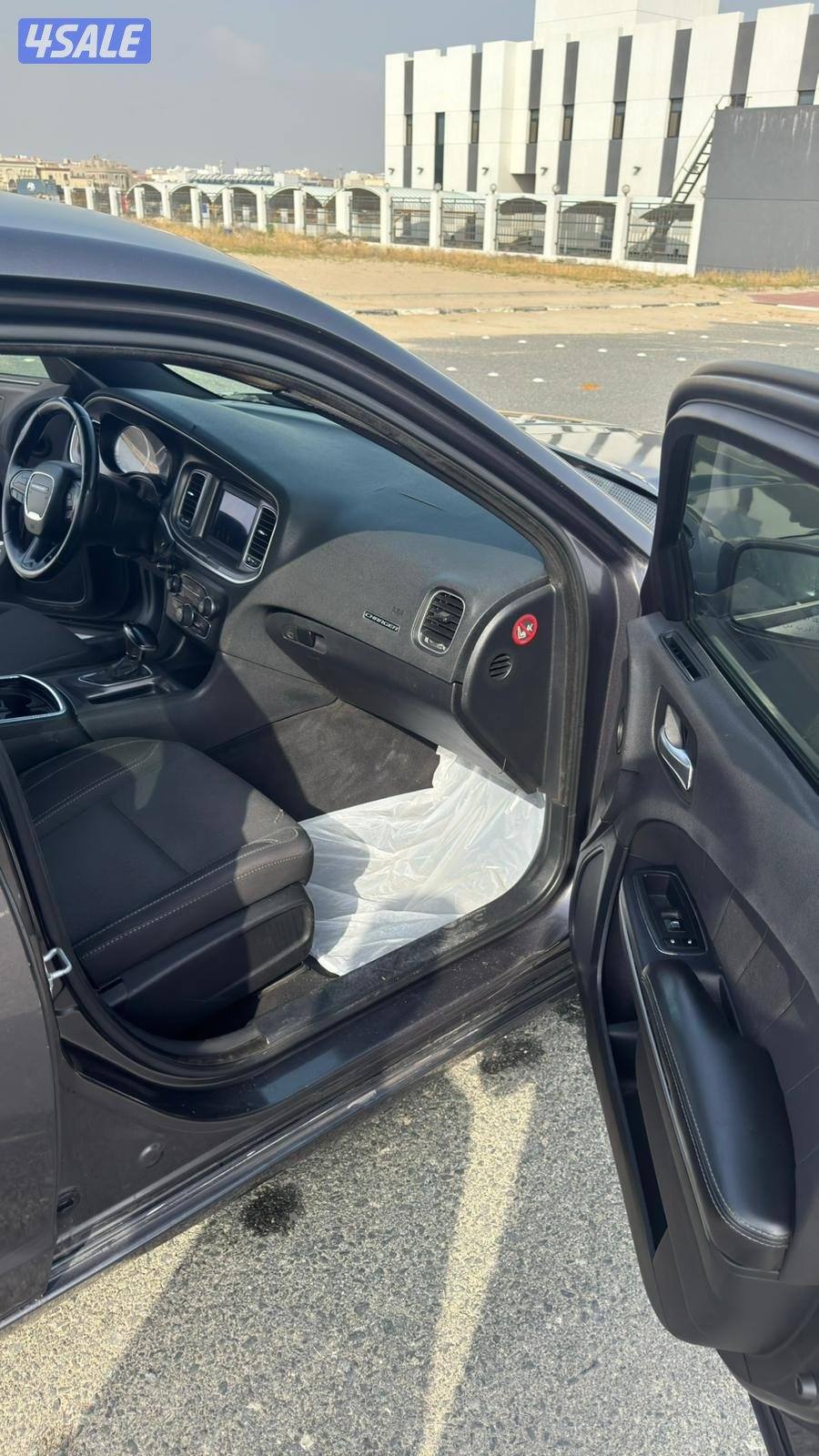 للبيع دوج تشارجر موديل 2019 العداد148000 كم شرط قير مكينه5