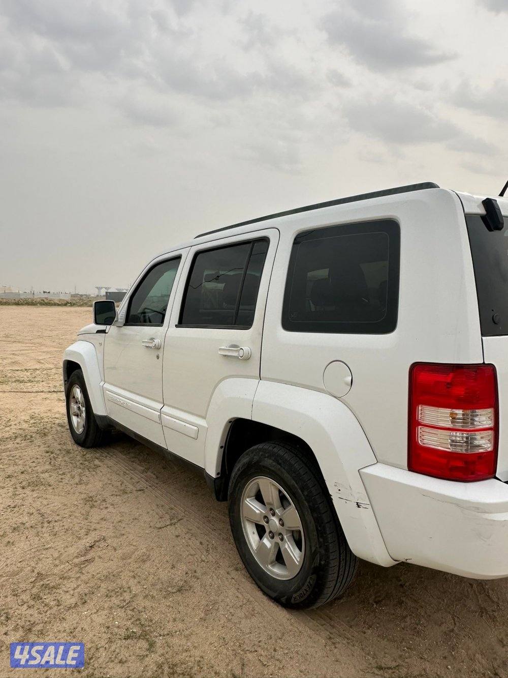 جيب شيروكي 20114