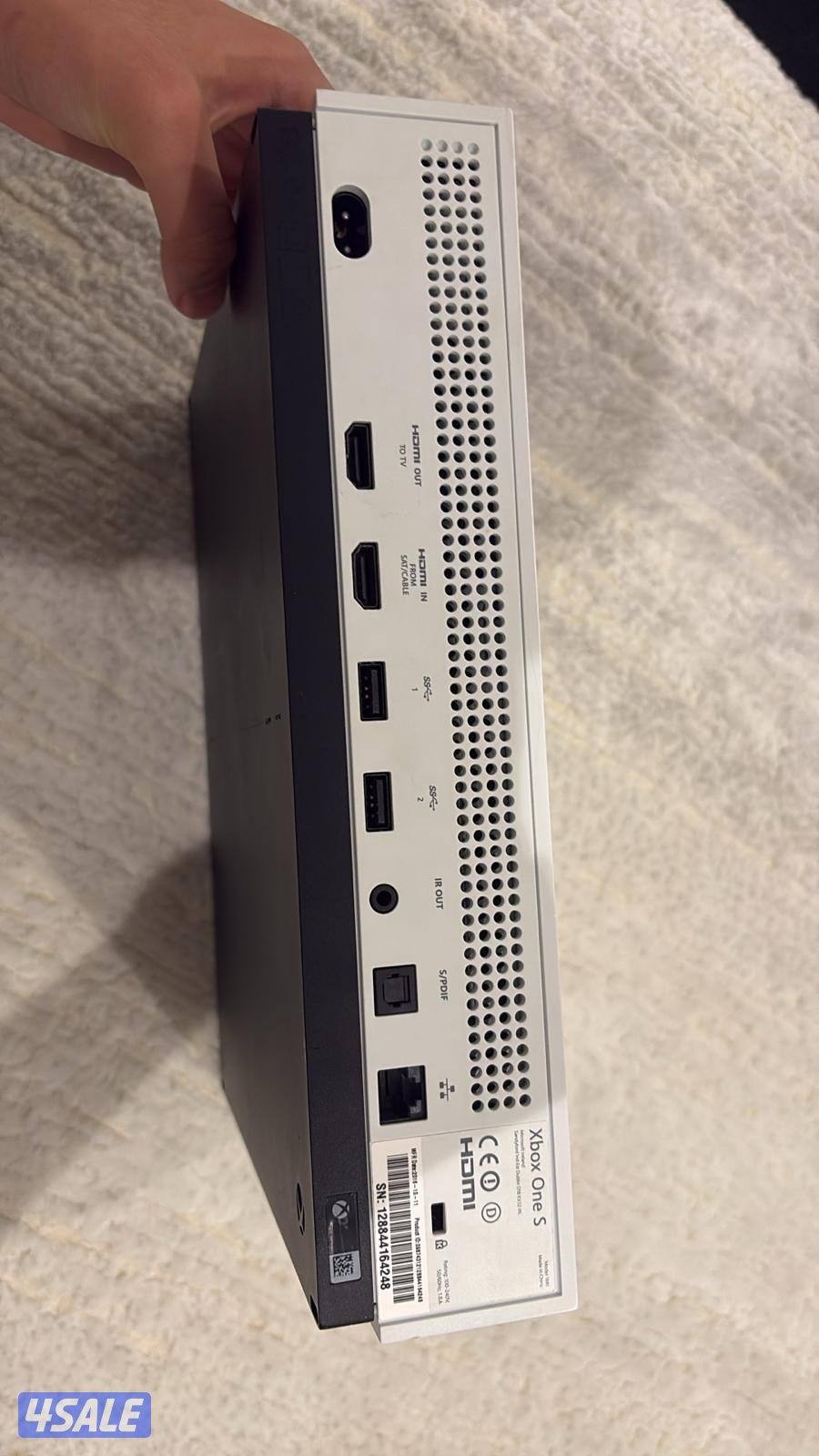 اكس بوكس وان إس بحالة الجديد  وكلمني خاص وما نختلف على السعر2