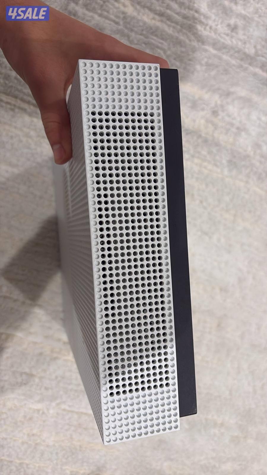 اكس بوكس وان إس بحالة الجديد  وكلمني خاص وما نختلف على السعر7